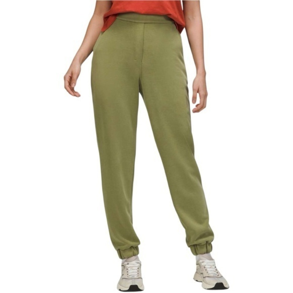 Lululemon Softstreme Relaxed High-Rise Pant size 2 in Bronze Green